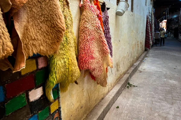 Schapenwol Hangend Straten Van Oude Medina Van Fez — Stockfoto
