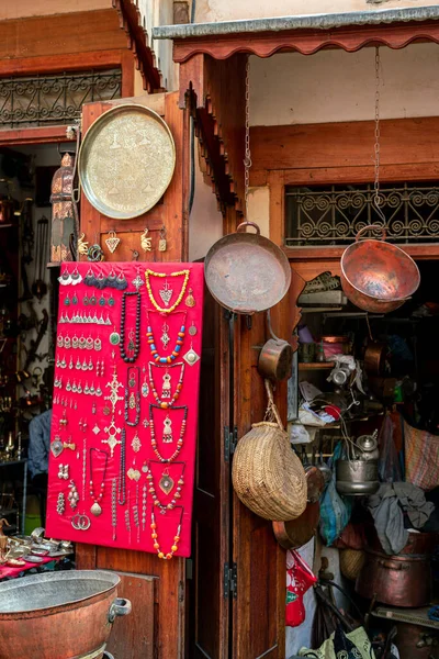 Prodotti Rame Fatti Mano Fuori Bazar Nella Vecchia Medina Fez — Foto Stock