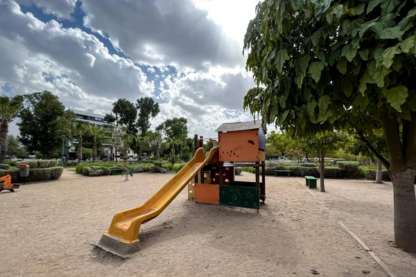 Слайдер Песке Детской Площадке — стоковое фото