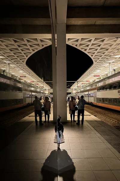 Järnvägsstationen Speglas Rostfri Sida Byggnaden Kenitra — Stockfoto