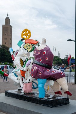 Rabat 'taki Muhammed VI Modern ve Çağdaş Sanat Müzesi' nin dışındaki La Machine a Rever heykeli.
