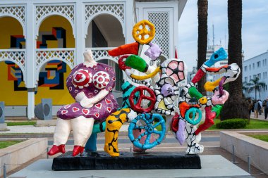 Rabat 'taki Muhammed VI Modern ve Çağdaş Sanat Müzesi' nin dışındaki La Machine a Rever heykeli.