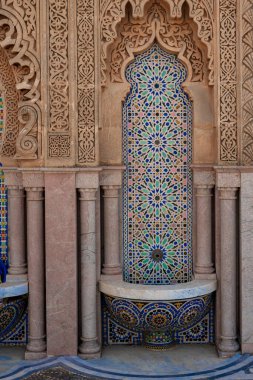 Rabat, Fas 'taki Muhammed V mozolesinde fayanslı bir çeşme.