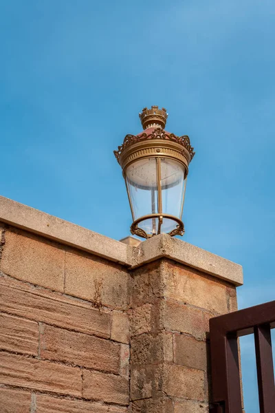 Марокканці Прикрашали Металеву Лампу Стіні — стокове фото