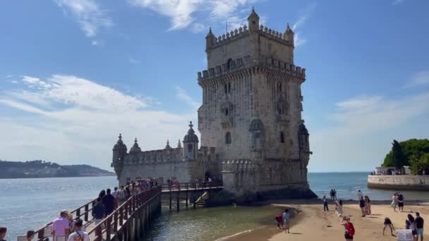 Touristes Marchant Proximité Tour Belem Lisbonne — Video
