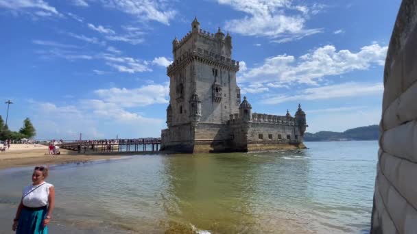 Touristes Marchant Proximité Tour Belem Lisbonne — Video