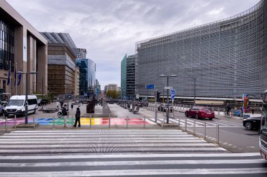 Avrupa Komisyonu 'nun Bruxelles' deki karargahının yakınındaki araçlar