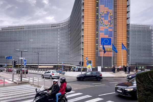 Машини Їдуть Неподалік Штаб Квартири Європейської Комісії Брюсселі — стокове фото