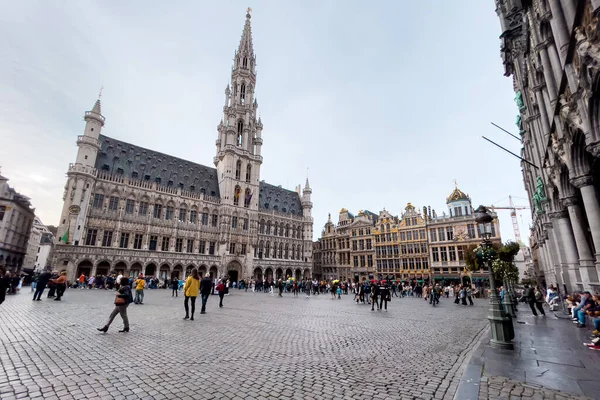 stock image Tourists hanging out at The Grand Place in Brussels, Belgium