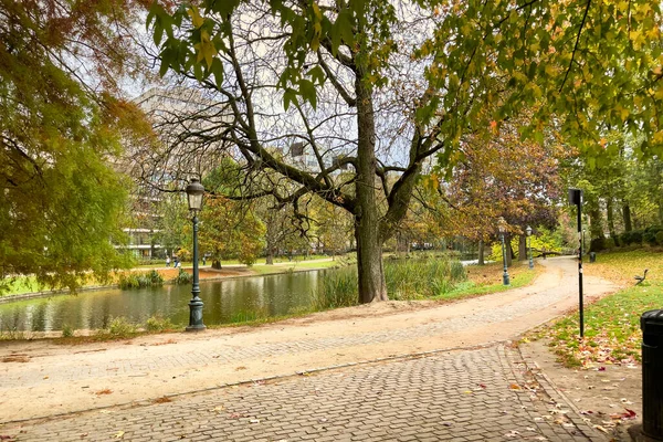 Parque Leopold Com Uma Lagoa Durante Temporada Outono Bruxelas — Fotografia de Stock