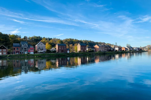 Blick Auf Die Historische Stadt Dinant Mit Dem Malerischen Fluss — Stockfoto
