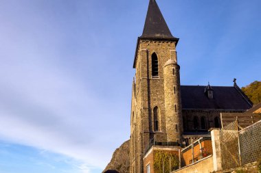 DInant 'taki Saint Paul-des-Rivages Kilisesi manzarası