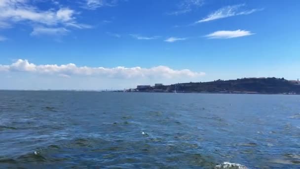 Vue Depuis Ferry Mouvement Sur Navire Marine Naviguant Sur Tage — Video