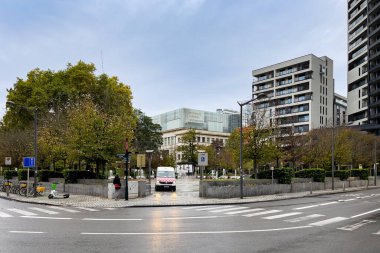 Brüksel 'in Etterbeek ilçesinde Jean Rey Meydanı