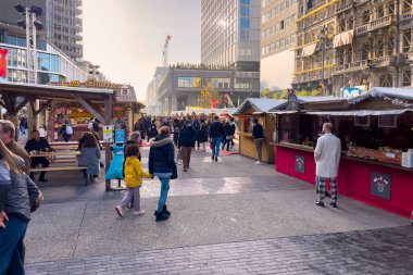 Brüksel, Belçika 'nın merkezinde Noel Pazarı