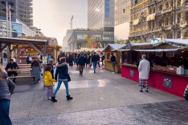 Brüksel, Belçika 'nın merkezinde Noel Pazarı