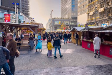 Brüksel, Belçika 'nın merkezinde Noel Pazarı