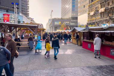 Brüksel, Belçika 'nın merkezinde Noel Pazarı