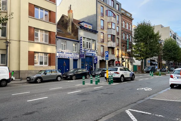 Policejní Auto Zaparkované Uprostřed Silnice Bruselu Belgie — Stock fotografie