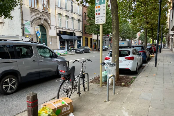 Ένα Συμβατικό Ποδήλατο Παρκαρισμένο Στο Δρόμο Στις Βρυξέλλες Βέλγιο — Φωτογραφία Αρχείου