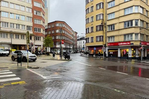 Coches Que Circulan Por Carretera Durante Día Lluvioso Bruselas Bélgica — Foto de Stock