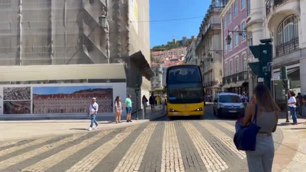 Dos Autobuses Que Conducen Carretera Lisboa Portugal — Vídeos de Stock