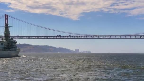 Lizbon Tagus Nehrinde Yelken Açan Bir Donanma Gemisinden Hareket Eden — Stok video
