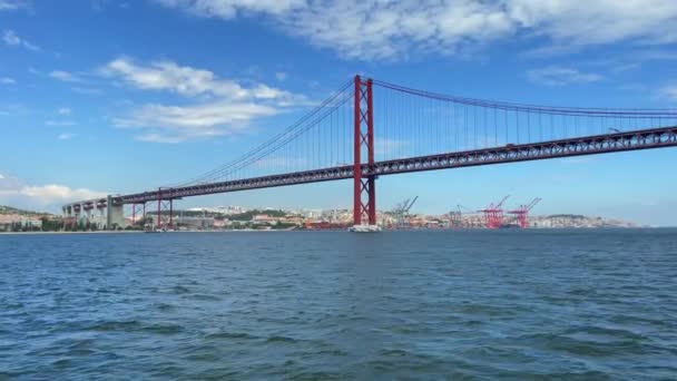 日在里斯本 葡萄牙的桥梁 — 图库视频影像