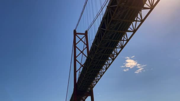 Γέφυρα Της 25Ης Απριλίου Στη Λισαβόνα Πορτογαλία — Αρχείο Βίντεο