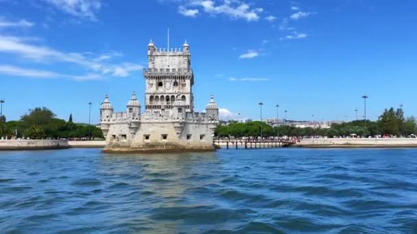 Pemandangan Dari Perahu Wisata Atas Menara Belem Lisbon Portugal — Stok Video