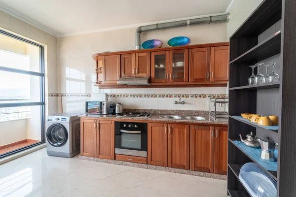 stock image Classic kitchen fully equipped with the necessary appliances