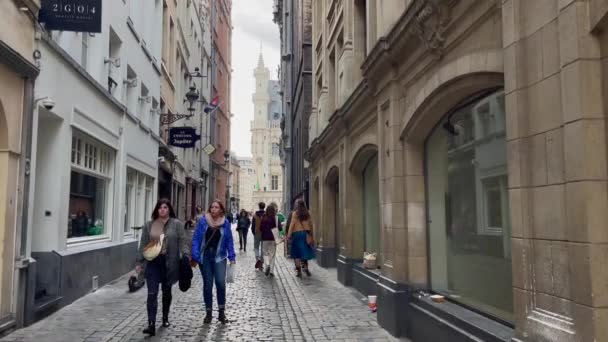 Turistas Pasando Rato Grand Place Bruselas Bélgica — Vídeos de Stock