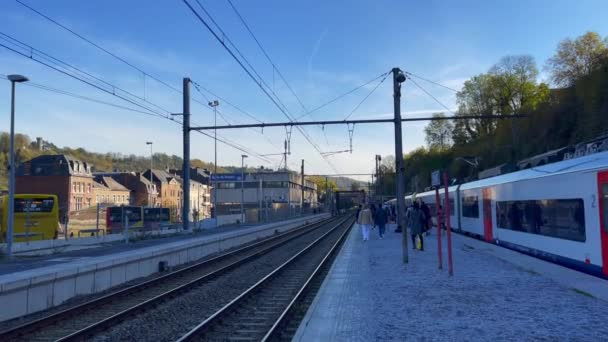Dinant Vasútállomás Belgiumban — Stock videók