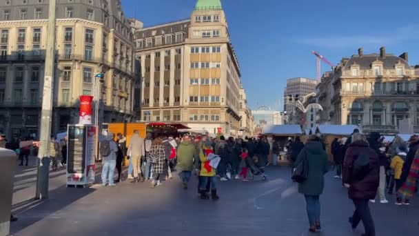 Люди Ходять Різдвяному Ринку Центрі Брюсселя Бельгія — стокове відео