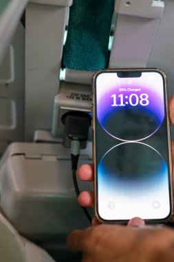 iPhone 13 Bir tren yolculuğu sırasında maksimum ücret