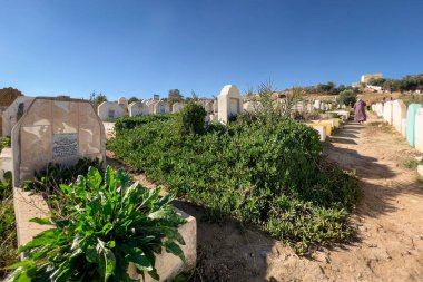 Fes, Fas 'ta mezarlıklarla dolu bir Müslüman mezarlığının manzarası.