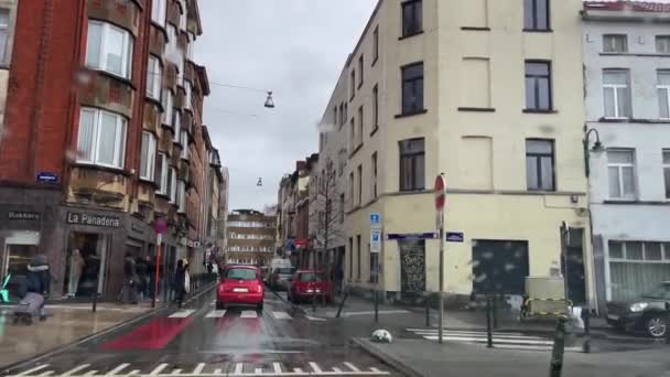 Дешкам Автомобіля Який Їхав Дорозі Під Час Дощового Дня Брюсселі — стокове відео