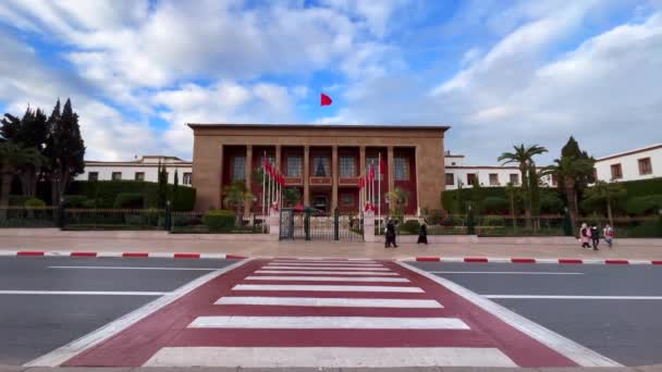 People Walking Moroccan Parliament Building Rabat Morocco — 图库视频影像