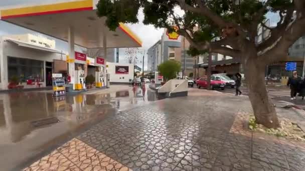 Fez Fas Yağmurlu Bir Günde Sokakta Yürümek — Stok video