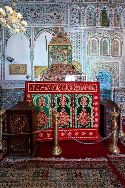 モロッコ フェズのメディアでムーレー イドリス2世のザウィヤの美しいインテリア — ストック写真