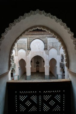 Fas, Fez 'deki eski Medine' de Cherratine Madrasa 'nın iç kesimi.