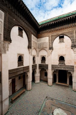 Fas, Fez 'deki eski Medine' de Cherratine Madrasa 'nın iç kesimi.