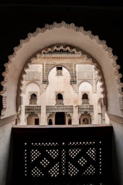 Fas, Fez 'deki eski Medine' de Cherratine Madrasa 'nın iç kesimi.