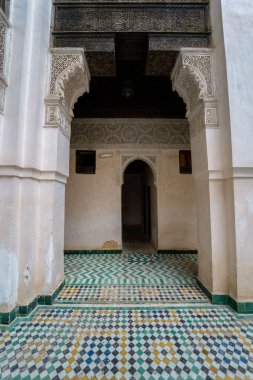 Fas, Fez 'deki eski Medine' de Cherratine Madrasa 'nın iç kesimi.