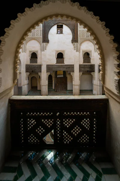 Εσωτερικό Του Cherratine Madrasa Στην Παλιά Medina Του Φεζ Μαρόκο — Φωτογραφία Αρχείου
