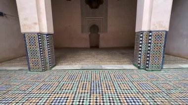 Fas, Fez 'deki eski Medine' de Cherratine Madrasa 'nın iç kesimi.