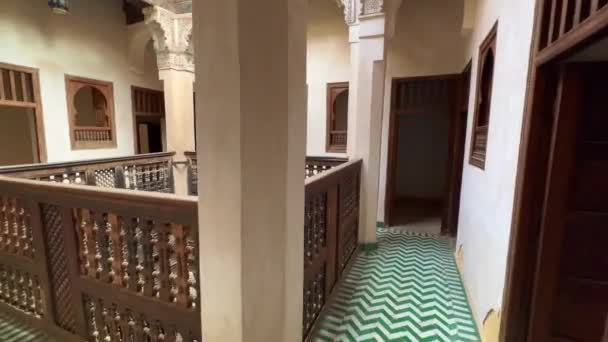 Interior Madrasa Cherratine Vieja Medina Fez Marruecos — Vídeos de Stock