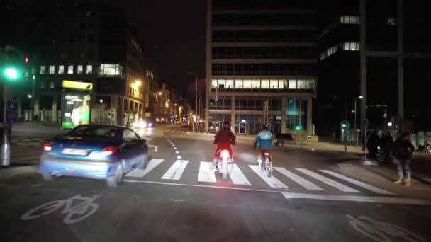 Imágenes Tiempo Real Coche Conduciendo Carretera Por Noche Bruselas Bélgica — Vídeo de stock