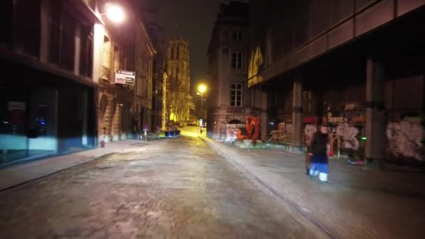 Съемка Видеорегистратора Режиме Реального Времени Автомобилем Движущимся Дороге Ночью Брюсселе — стоковое видео