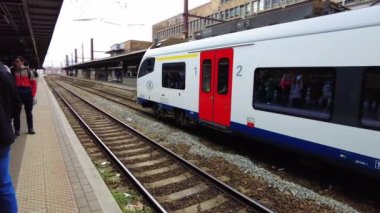Brüksel, Belçika 'daki Bruxelles-Midi tren istasyonundan kalkan bir tren.
